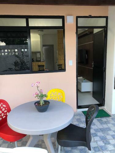 Apartamento Village (kitnet) Com Piscina, � 400mts Da Praia.