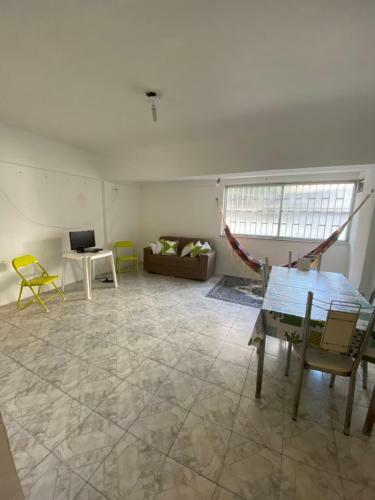 Apartamento Jardim Arma��o 002 - T�rreo