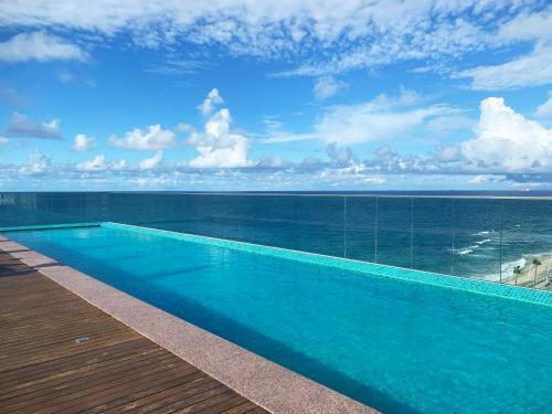 Apartamento Na Orla Da Barra Com Vista Mar