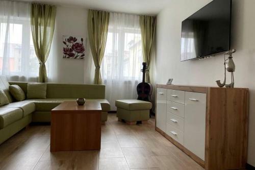 Newly Renovated 2 Rooms Apartment Downtown Nitra