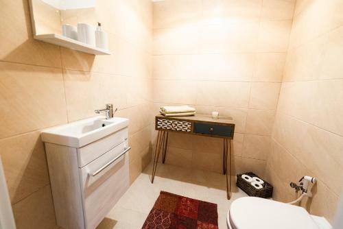 Apartamento Private 5 Star - Stylish - 3 Room Flat With Secured In-door Pkg