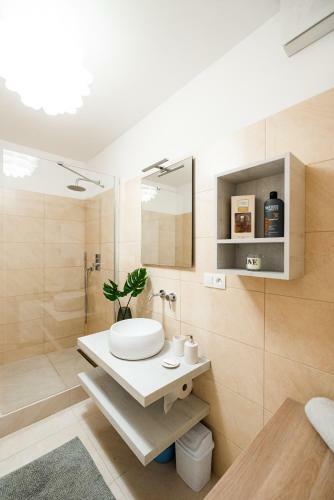 Apartamento Private 5 Star - Stylish - 3 Room Flat With Secured In-door Pkg