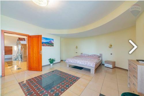 Villa Raca Retreat