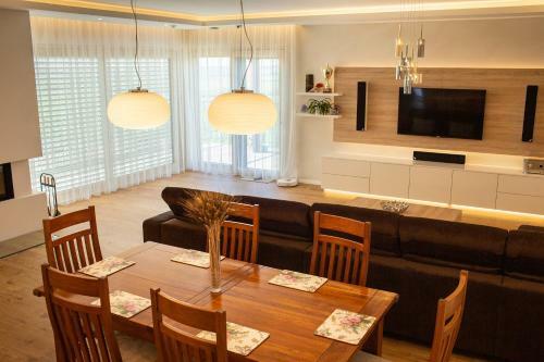 Villa Psiky - Luxurious Equipped Modern Spacious Villa