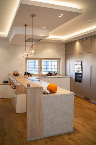 Villa Psiky - Luxurious Equipped Modern Spacious Villa