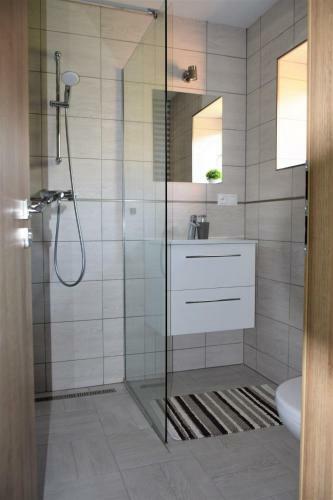 Ademi Apartments