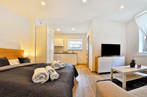 La Villa Apartments