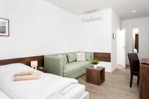 Hostal Penzi�n M-?port Tren?�n