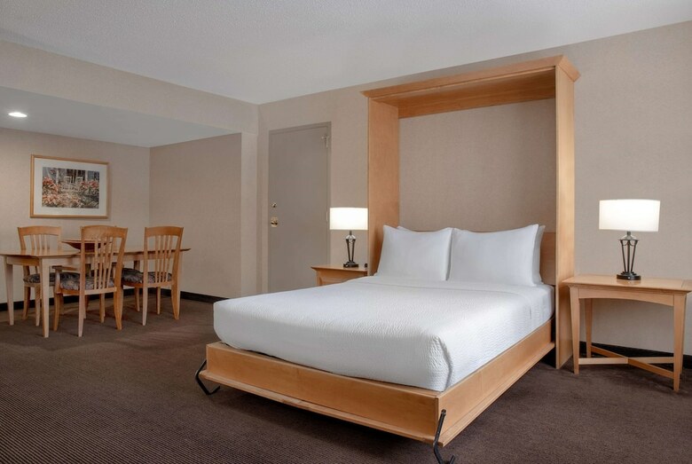Hotel Ramada Downtown Calgary