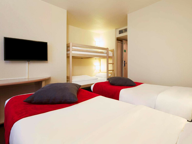 Hotel Campanile Val de France
