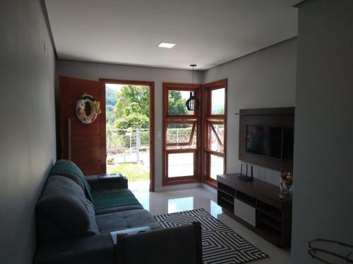 Grey House, Pr�ximo A Gramado E Ao Templo Budista