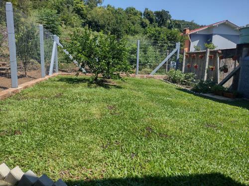 Grey House, Pr�ximo A Gramado E Ao Templo Budista