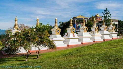 Grey House, Pr�ximo A Gramado E Ao Templo Budista