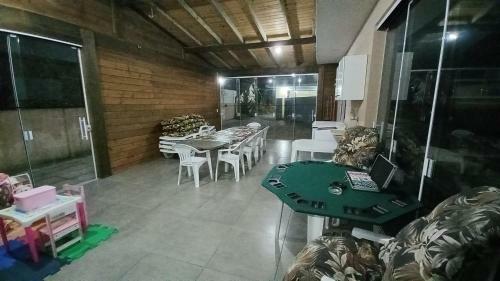 Casa Na Beira Da Lagoa Com Piscina E Rampa Para Embarca��es