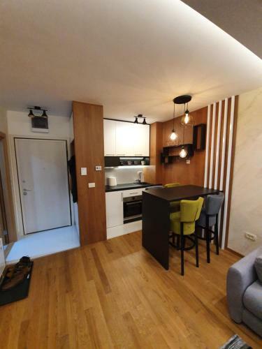 Apartamento San Vila Pekovic Green
