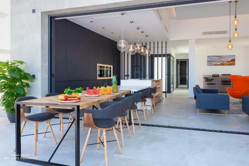 Villa Oceanic - Heated Pool, Free Car And Bikes