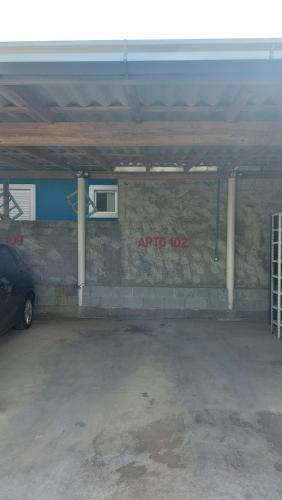 Apartamento Na Avenida Principal Com Garagem