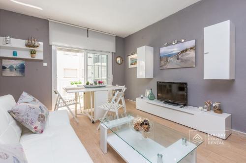 S12 � Beach Front Apartment --free Wifi-