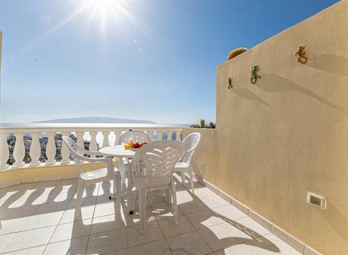 Los Gigantes Cliffs Apartment