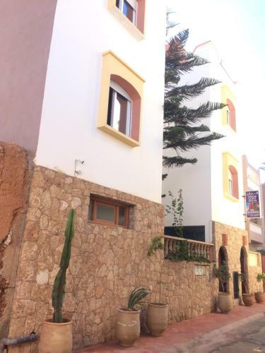 Hostal Itrane Guest House