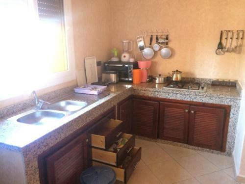 Hostal Itrane Guest House