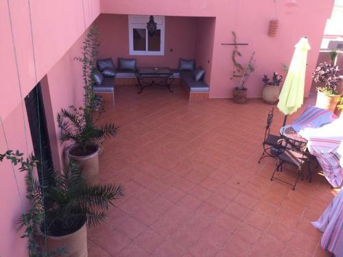 Hostal Itrane Guest House