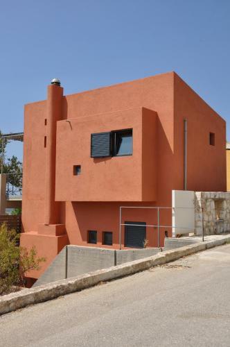 Red Art Maisonette