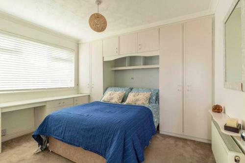 A Cheerful Three Bedroom House In Leafy Lytham