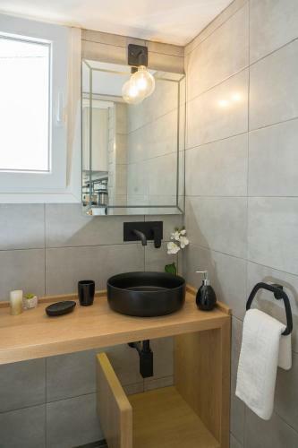 Glaros Luxury Apartments In Folegandros