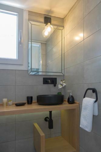 Glaros Luxury Apartments In Folegandros
