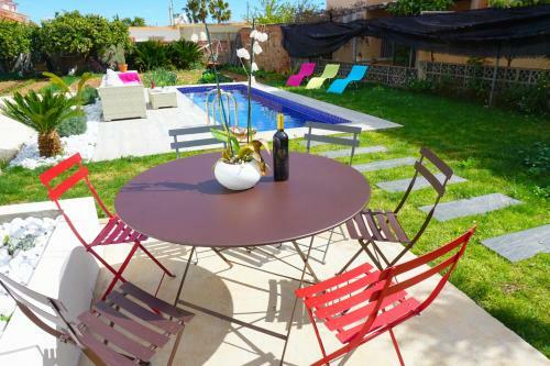 Stunning Villa With Private Pool, Solarium And Only 350m From The Beach