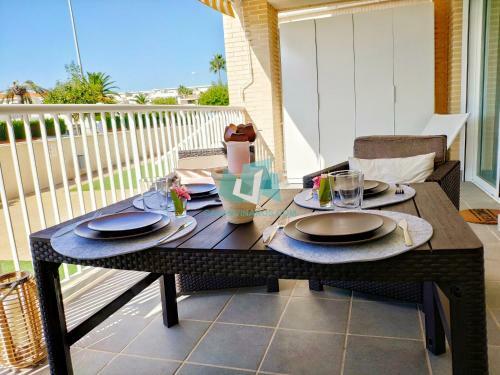 Renovated Apartment With Shared Pool 50m From The Beach