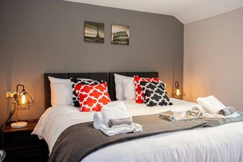 Fabulous Newly Refurbished Apartment - Great Links