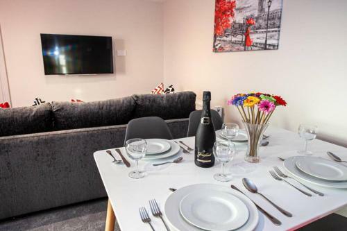 Bright And Beautiful Modern Apartment - Sleeps 4