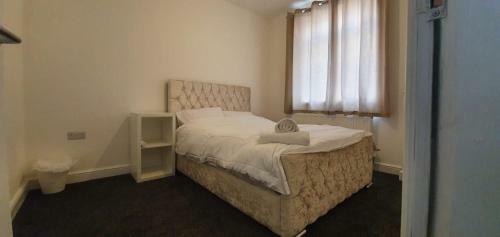 Hostal Fantastic Brand New Rooms