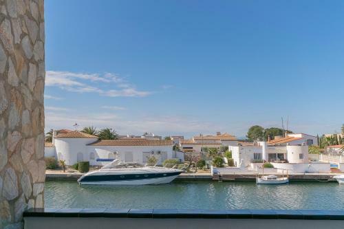Casa Con Vista Al Canal