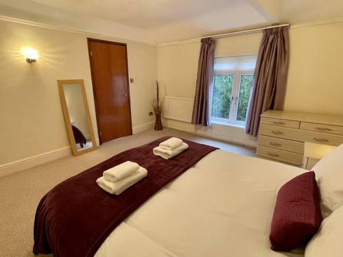 Fabulous Georgian 4 Bedroom House, Sleeps 10