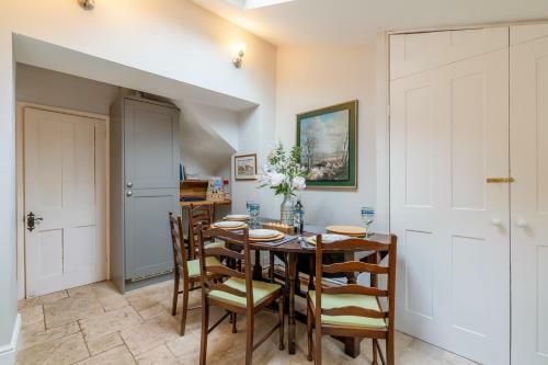 Tiesel Cottage