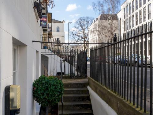 Pass The Keys Beautiful Regency Apartment - 2 Bed And Parking