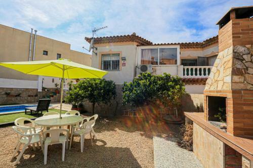 Villa Fenoy Only Families
