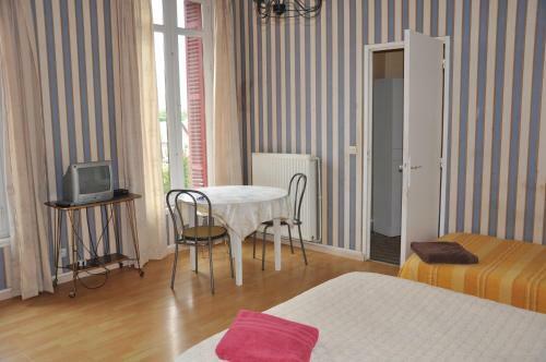 Hostal Ch�teau De La Croix Bizet
