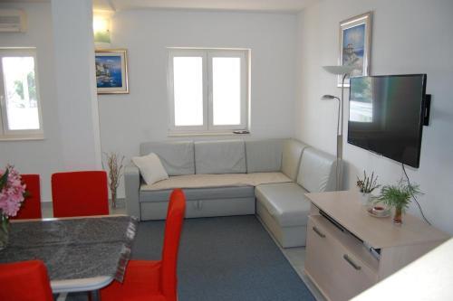 Apartments By The Sea Bilo, Primosten - 3090