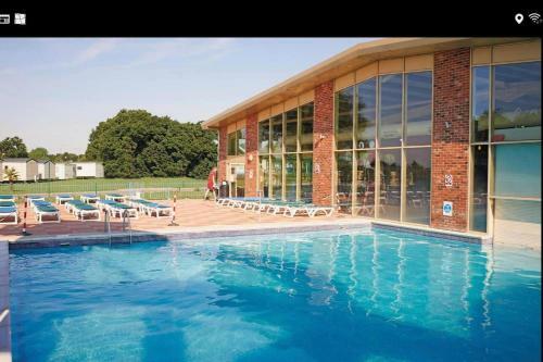3bed Holiday Home In Clacton-on-sea Sleeps 8