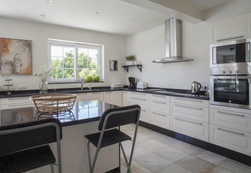 Fantastic Renovated Villa Annex