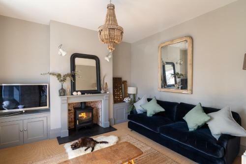The Poplars Town House In Cowes With Heated Pool