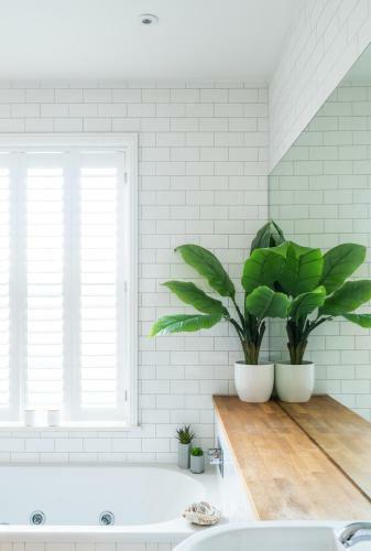 The Poplars Town House In Cowes With Heated Pool