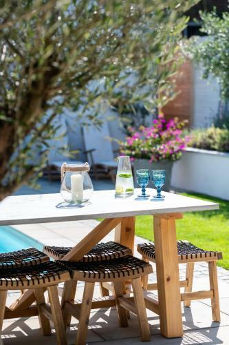 The Poplars Town House In Cowes With Heated Pool