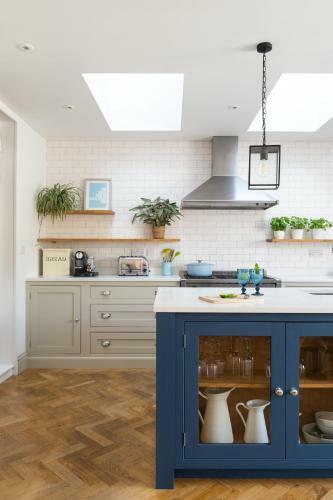 The Poplars Town House In Cowes With Heated Pool