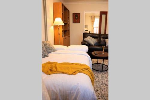 Spacious Home Free Bus To Heathrow Airport T5