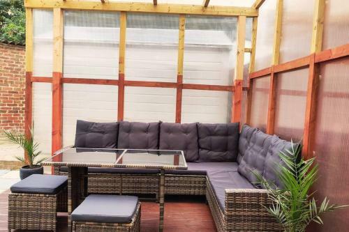 Spacious Home Free Bus To Heathrow Airport T5